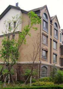 A residential building of Spring Legend in April, 2014